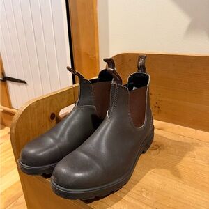Blundstone Dark Brown Chelsea Boots